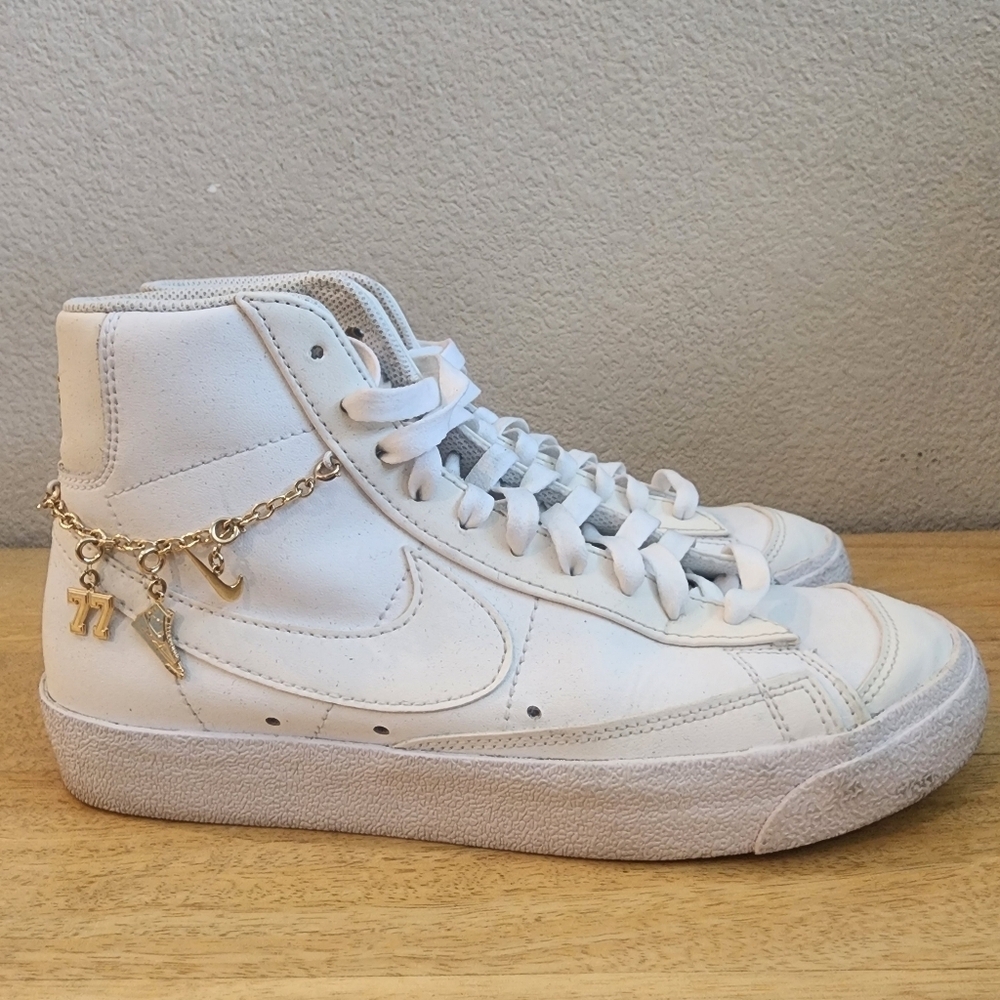 Nike Womens Blazer Mid ‘77 LX Shoes DM0850-100 Lucky Charms White Gold Size 7.5